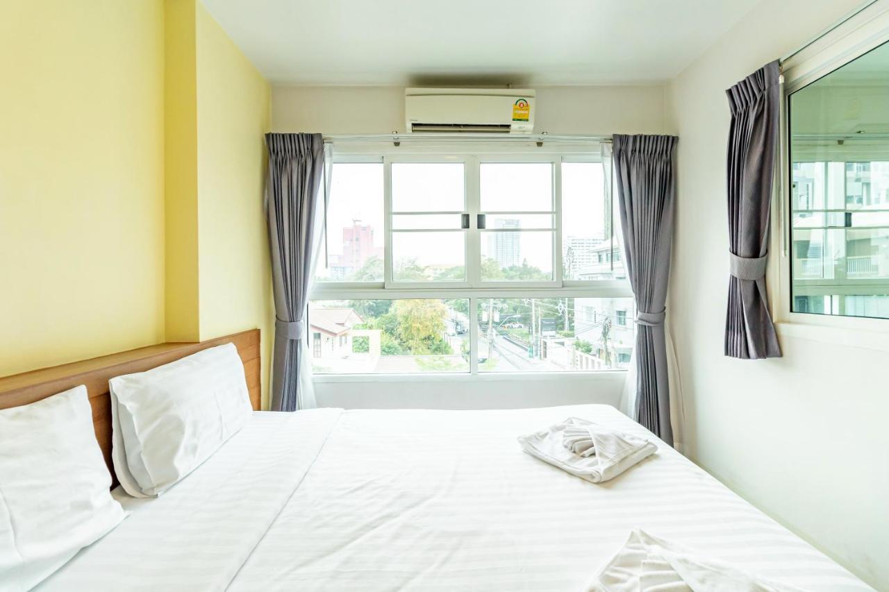 Апартаменти Ascella Sukhumvit 38 Бангкок Екстер'єр фото